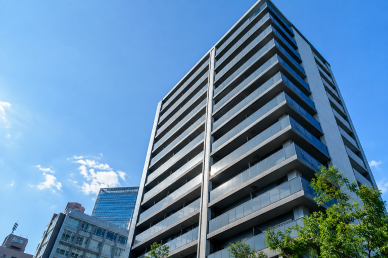 更新のたびの開発依頼をなくす｜不動産業者向けサイトの開発事例