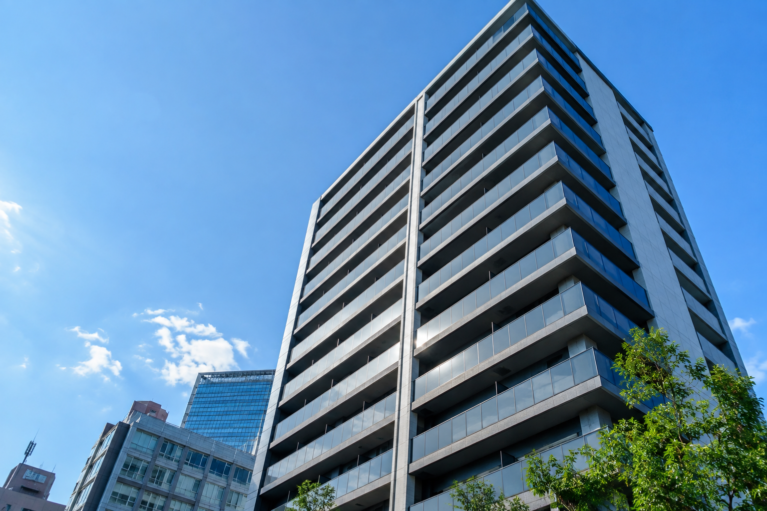 更新のたびの開発依頼をなくす｜不動産業者向けサイトの開発事例